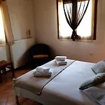 Stone Edge Homestead וילה Agios Leon